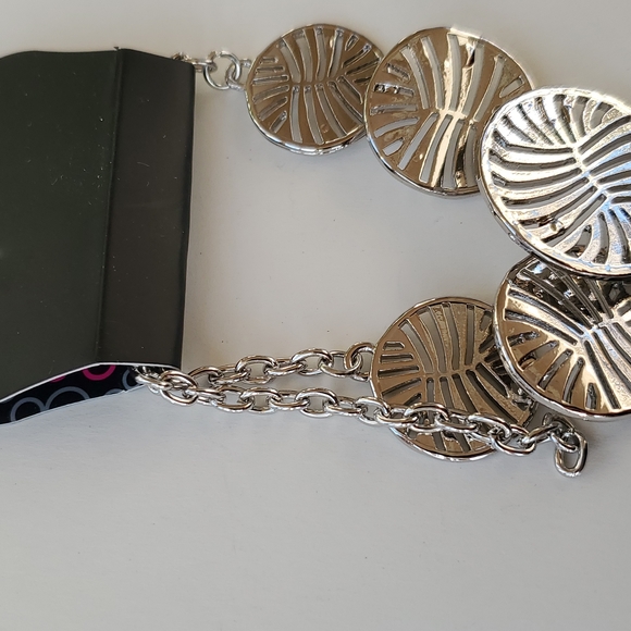 Boutique Paparazzi Sun Dial Silver Tone Adjustable Bracelet - Picture 3 of 5